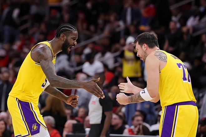 湖人末节发力逆转火箭 艾