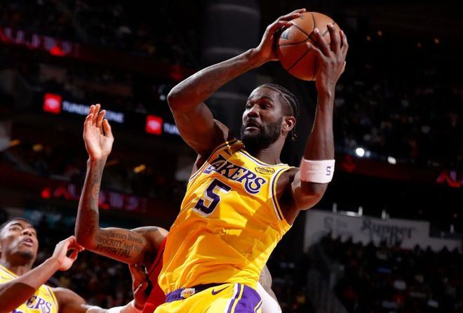 湖人末节发力逆转火箭 艾顿关键表现助队登顶