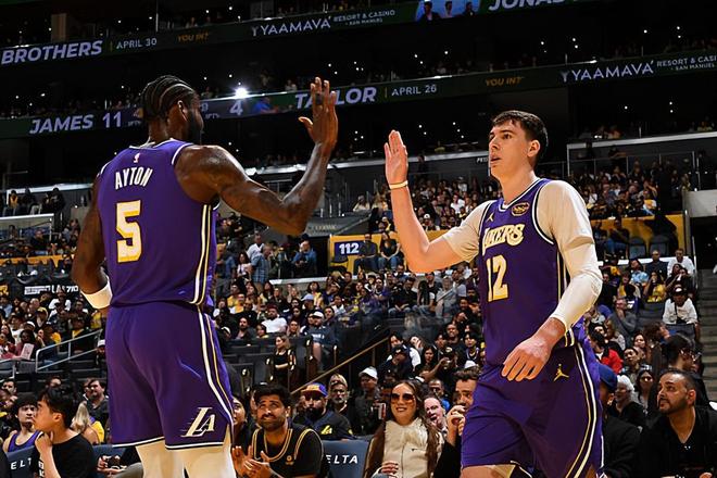 湖人末节发力擒篮网 艾顿