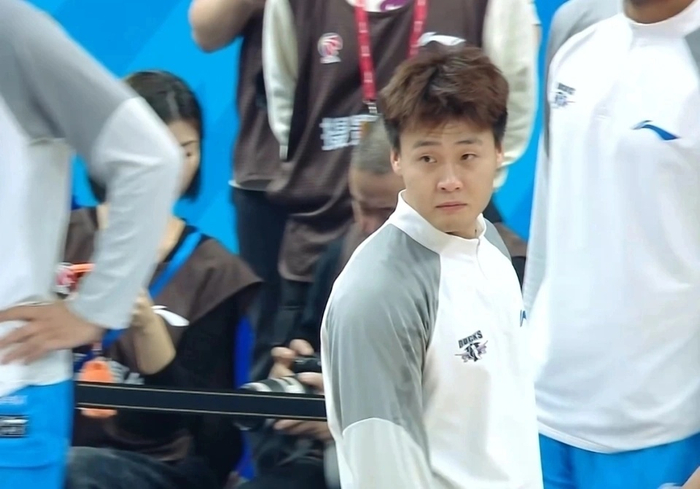 赵睿复出迎战福建男篮 公开致歉回应社交媒体争