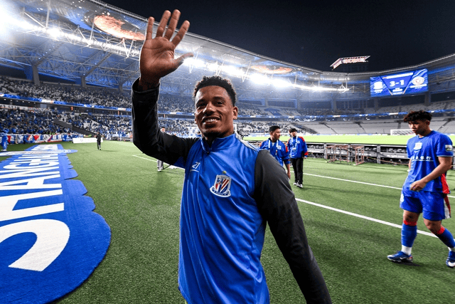 申花前锋拉唐双响助球队