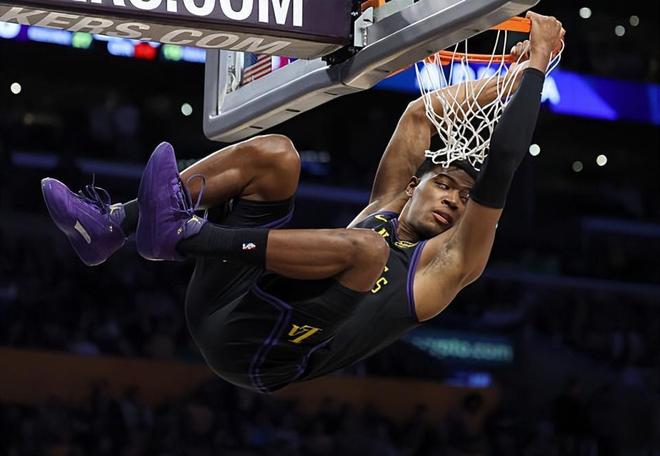 雷霆大胜湖人，八村塁惨遭全队最差表现